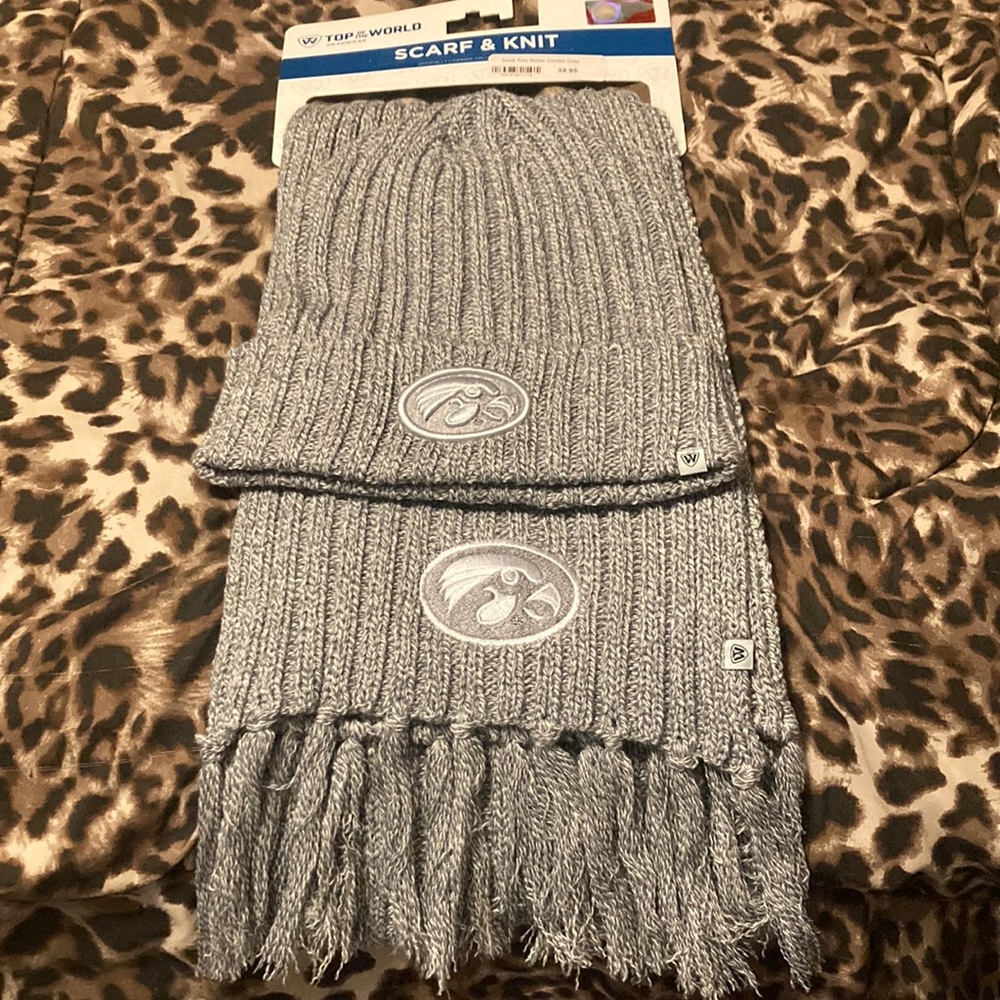 Hawkeye scarf and beanie set